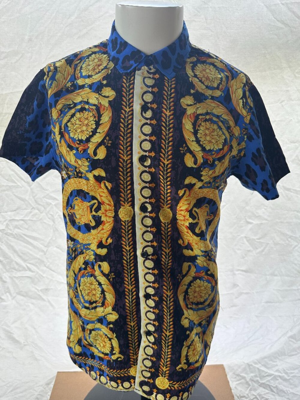 Phat Farm Gold Crown Wreath Laurel Design Men's SS Button Front Shirt Medium Blu